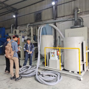 自动回收式喷砂机出货前客户现场验收